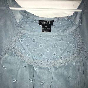 Gently worn rue21 top